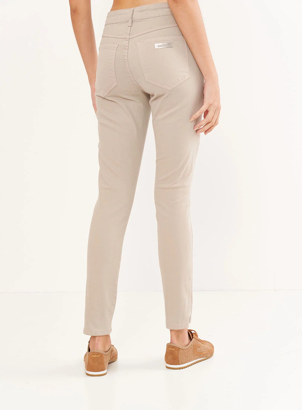 Calça Feminina Justa Em Sarja - Bia