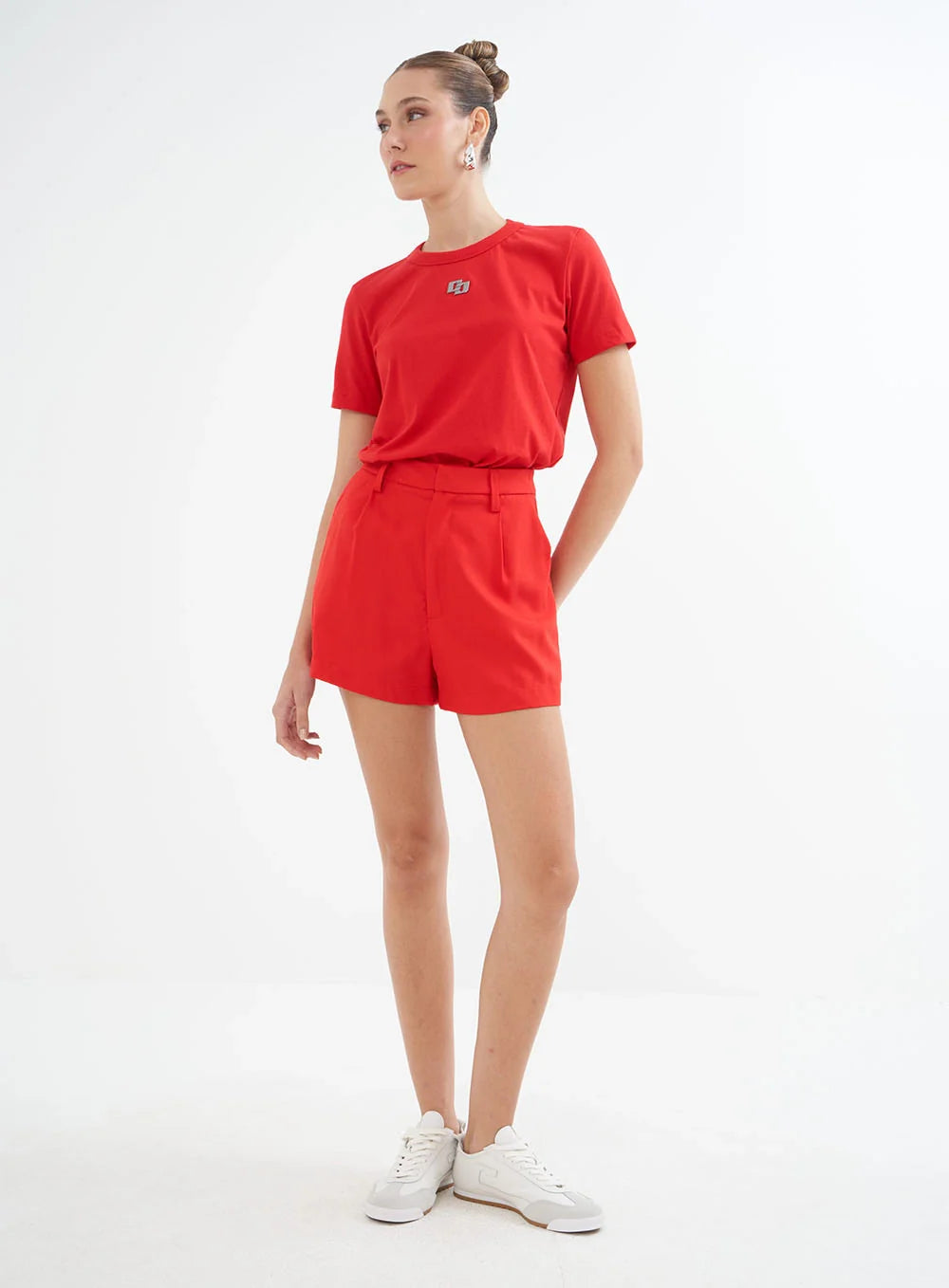Camiseta Feminina Com Logo Metalizada